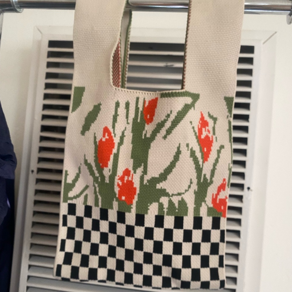 Cute lil crotchet stretchy bag